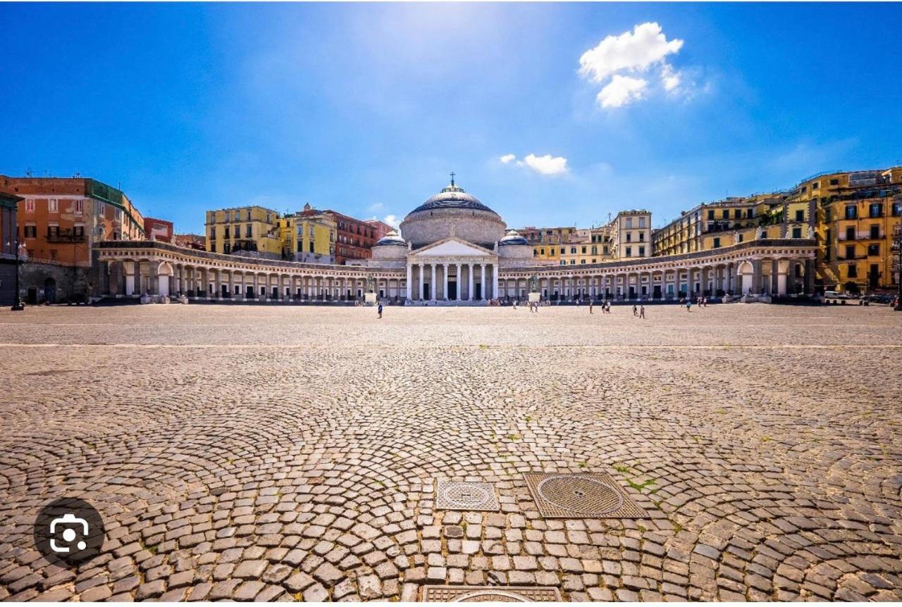 Appartamento La Casa Di Sarah Aspetta Voi Napoli Esterno foto