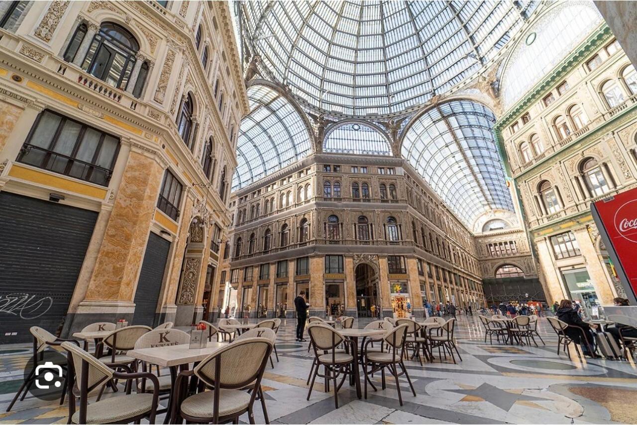 Appartamento La Casa Di Sarah Aspetta Voi Napoli Esterno foto