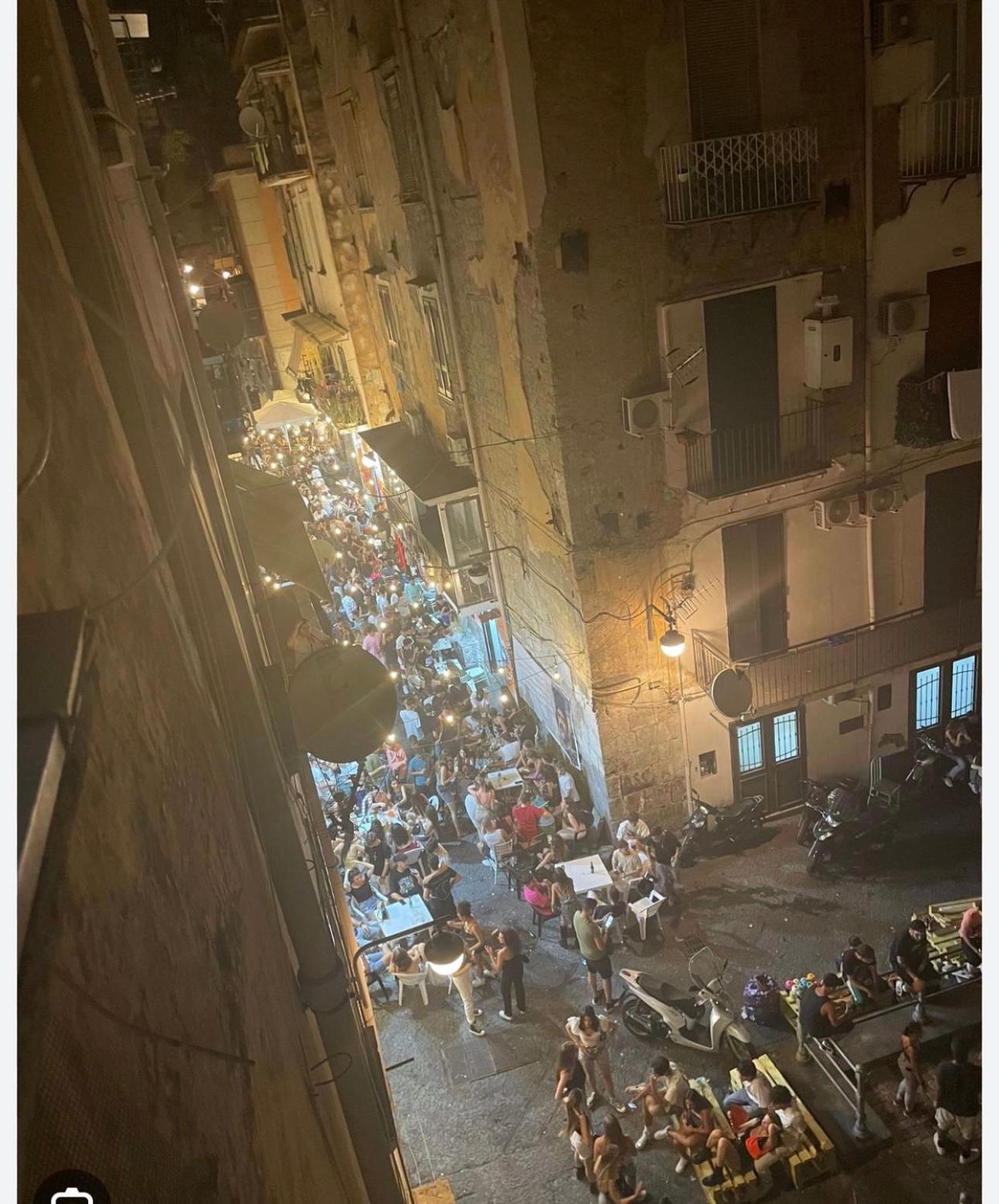 Appartamento La Casa Di Sarah Aspetta Voi Napoli Esterno foto