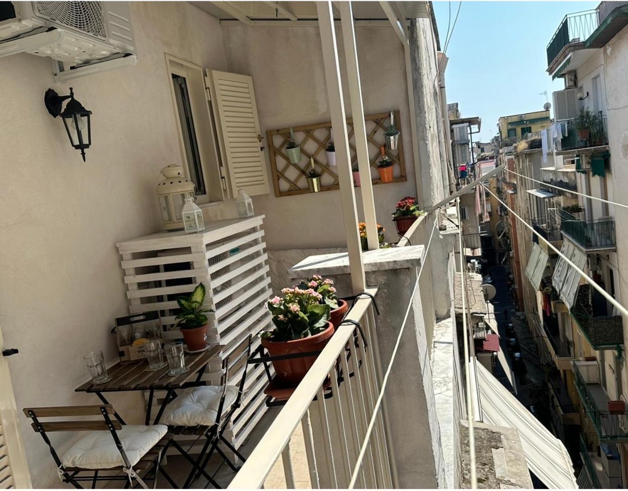 Appartamento La Casa Di Sarah Aspetta Voi Napoli Esterno foto