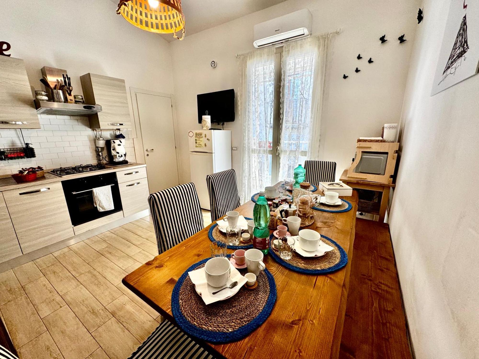 Appartamento La Casa Di Sarah Aspetta Voi Napoli Esterno foto