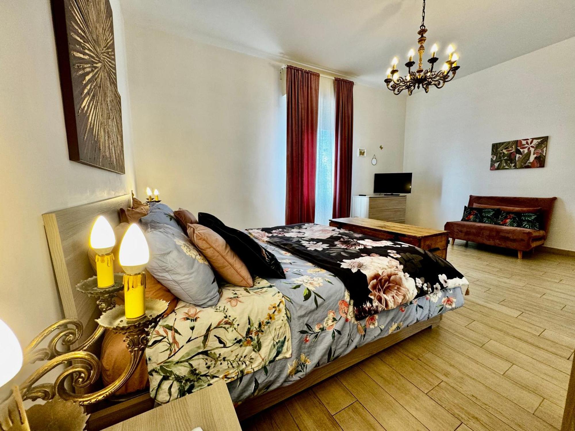 Appartamento La Casa Di Sarah Aspetta Voi Napoli Esterno foto