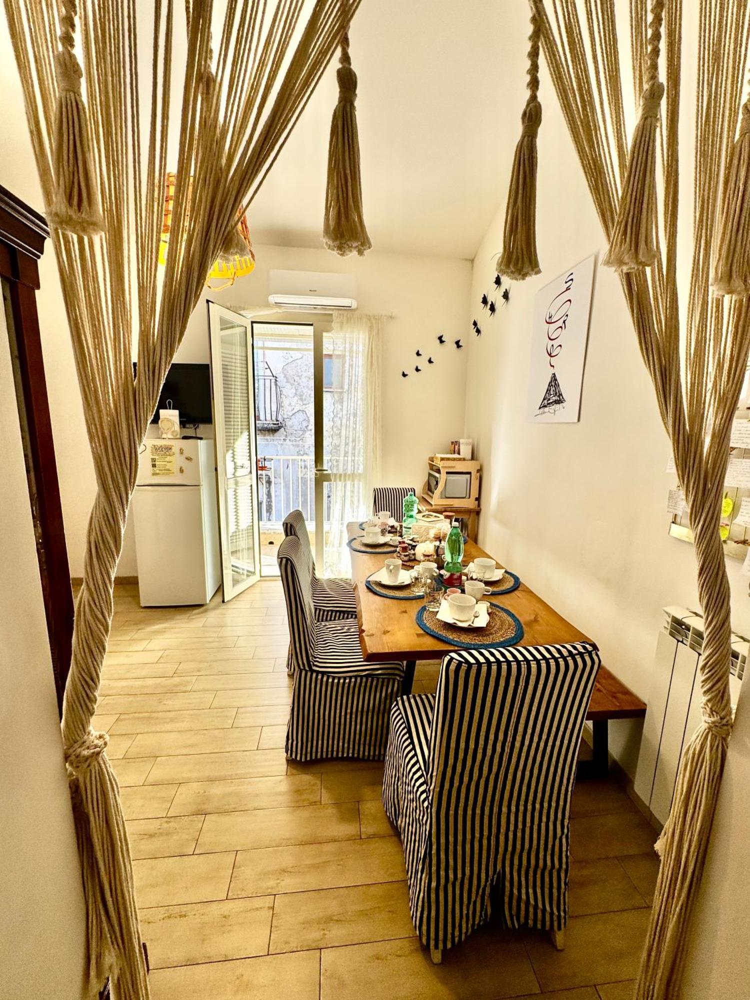 Appartamento La Casa Di Sarah Aspetta Voi Napoli Esterno foto