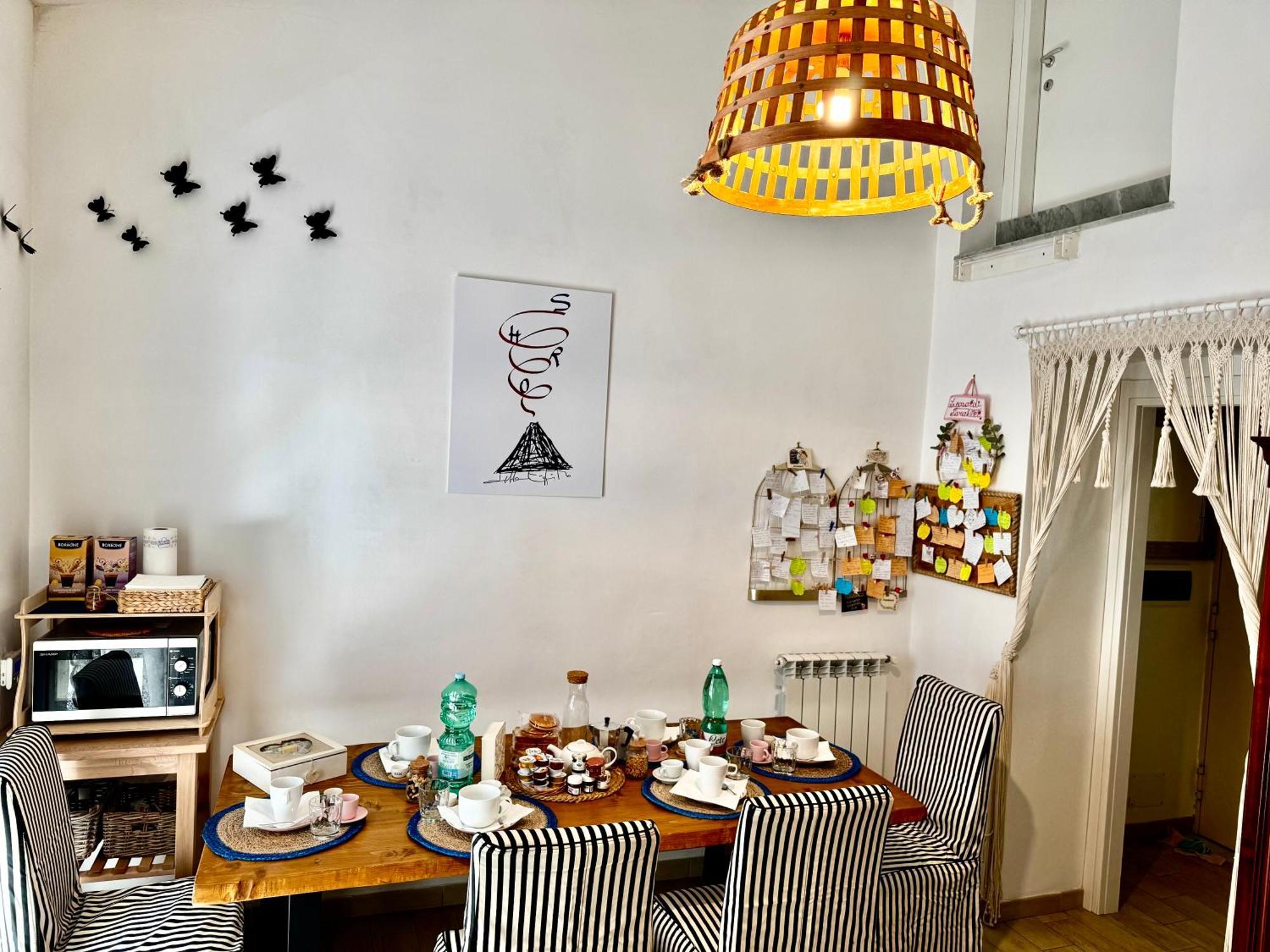 Appartamento La Casa Di Sarah Aspetta Voi Napoli Esterno foto