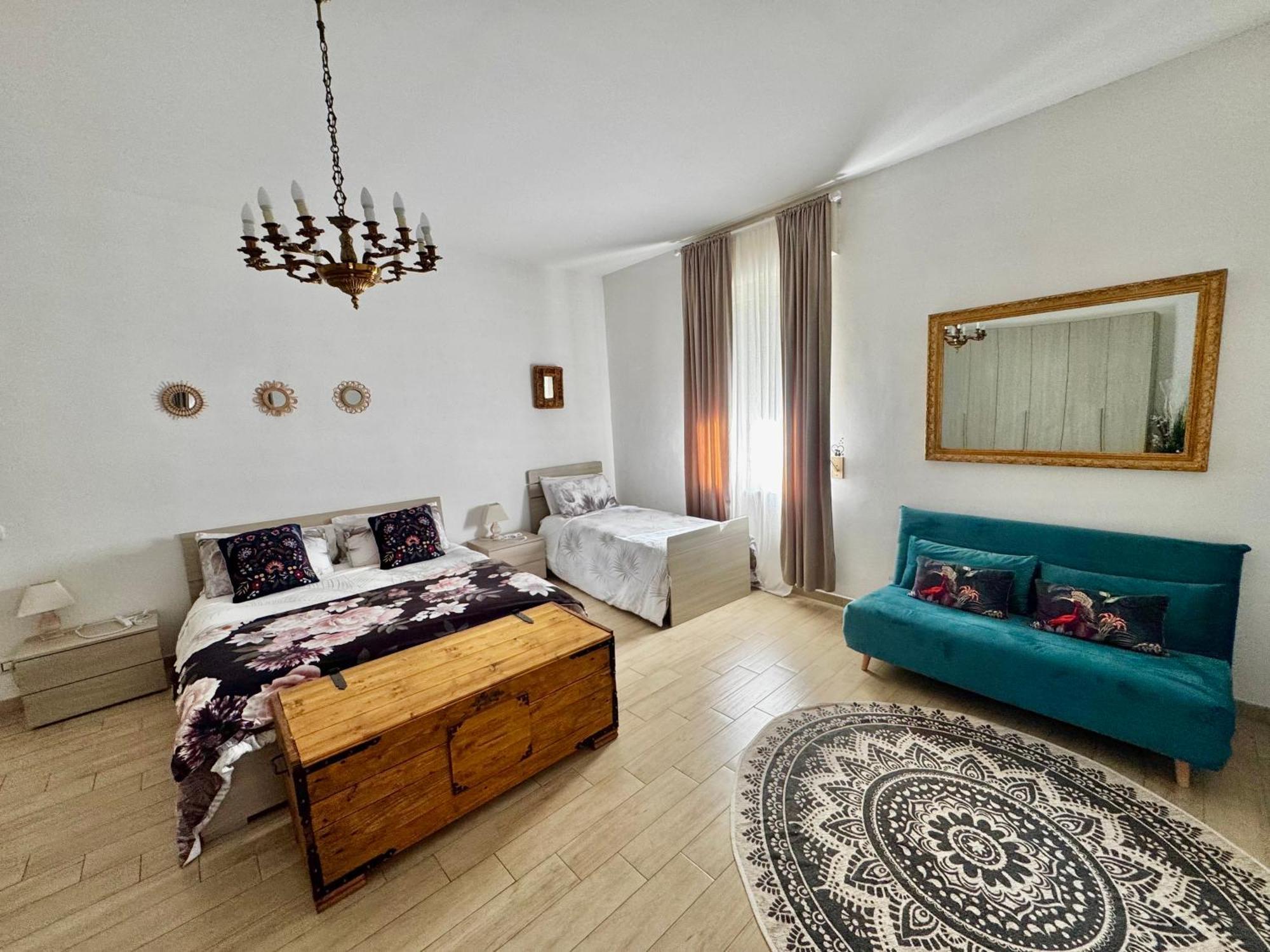 Appartamento La Casa Di Sarah Aspetta Voi Napoli Esterno foto